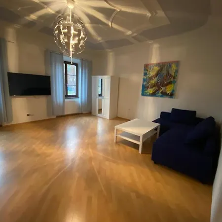 Urban Living - 4 Self Check-in Apartment